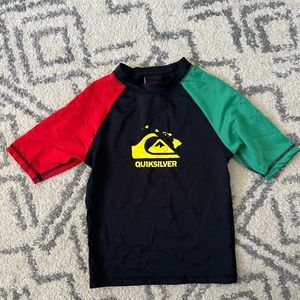 Toddler boys Quiksilver rash guard/sun shirt in small